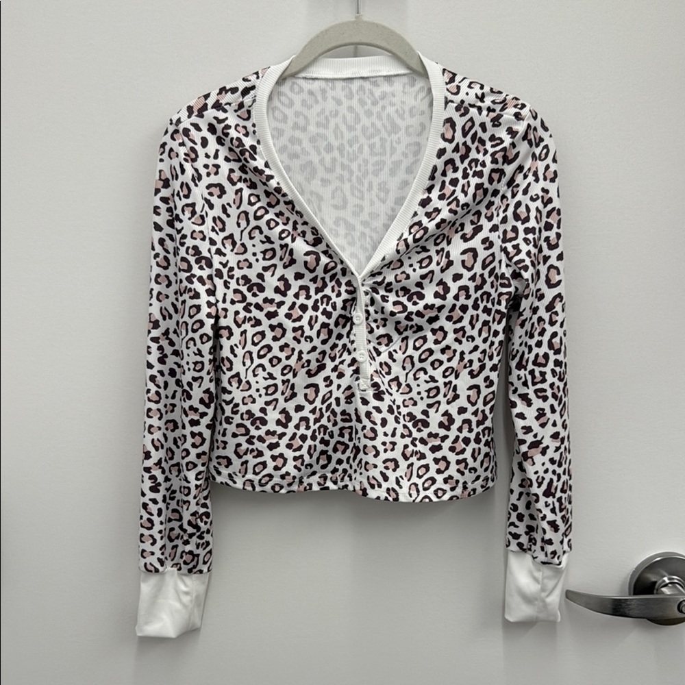 NWOT Leopard Print crop long sleeve top